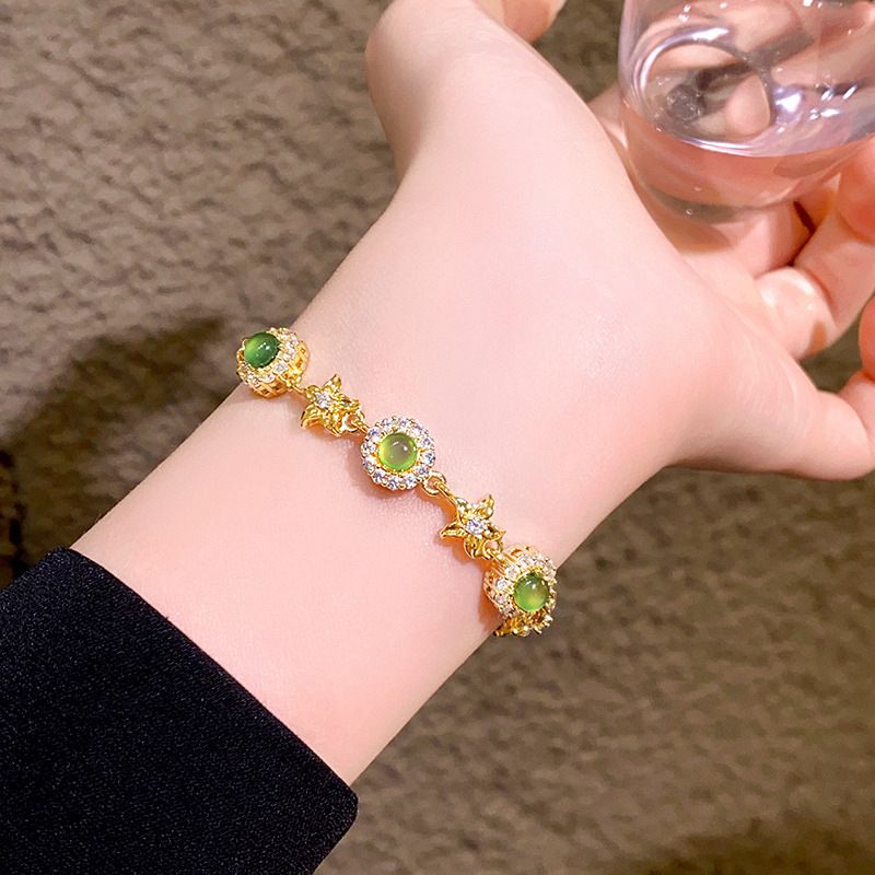 Cat-Eye Zircon Star Bracelet